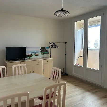 Apartment A 2 Pas Des Commerces Et Plages